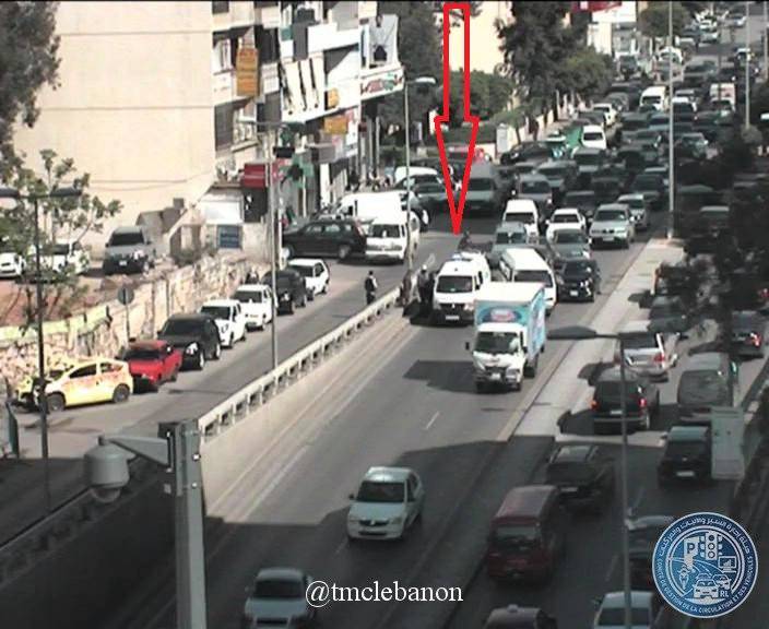 جريح نتيجة تصادم بين سيارة ودراجة نارية على طريق رأس النبع باتجاه البربير (التحكم المروري)