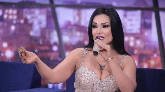 شاهد ظهور “فاضح” لفنانة استعراضية شهيرة يعرّضها لهجوم عنيف!