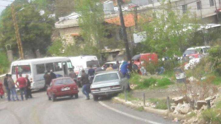 حادث سير على طريق عام بلدة قبعيت بعكار قرب مدرسة كفرون