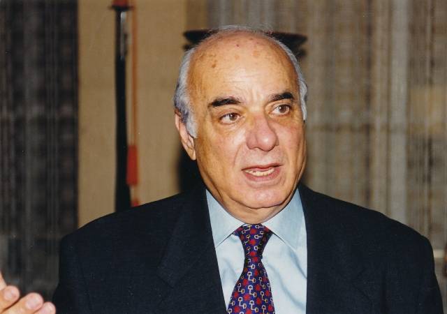 ادمون رزق: لا بديل من صحوة شعبية والتمديد لمجلس النواب