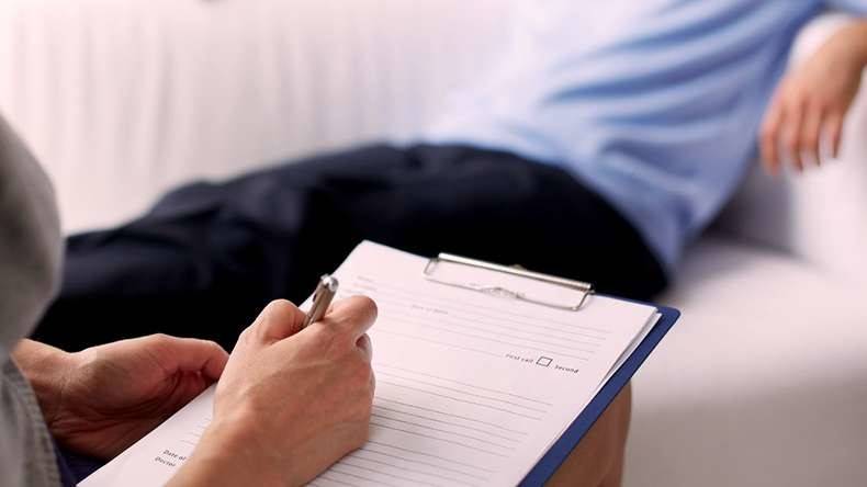 المرضى النفسيون يفضّلون هذا العلاج على الأدوية
