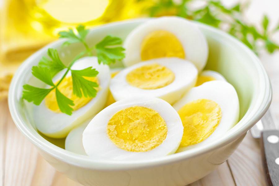 لهذه الأسباب الخطيرة.. احذروا تناول البيض المسلوق!