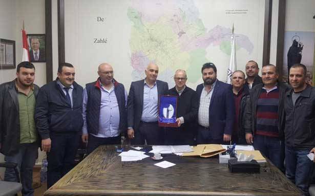 «نادي أطلس» ــ الفرزل كرّم نكد لتأمينه الكهرباء للبلدة
