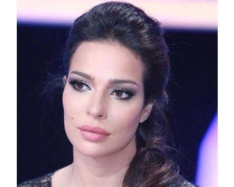 بالصورة – نادين نسيب نجيم بأقسى رد على من اتهمها بالكفر بسبب دينها.. شاهدوا ماذا قالت!