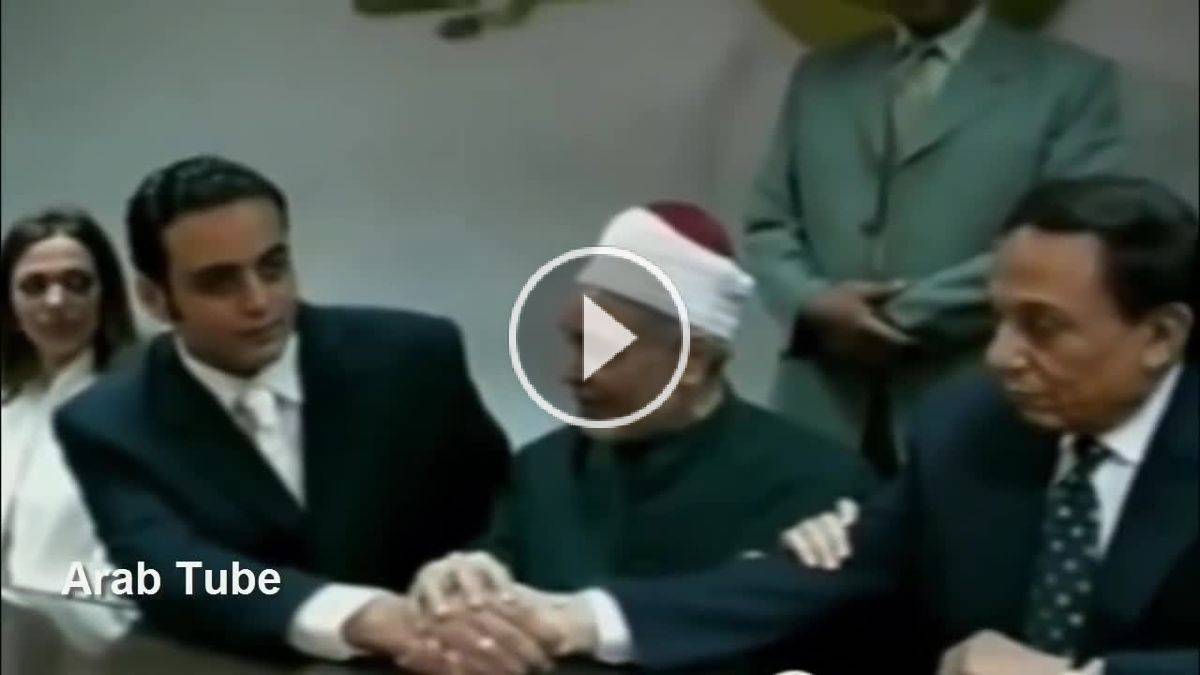 بالفيديو: موقف طريف للزعيم عادل امام في عقد قران ابنته سارة  يشعل المواقع!
