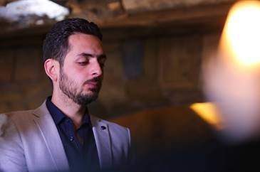 روي بدو قلب.. وينتظر