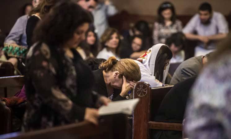 أقباط مصر يحيون الجمعة العظيمة في أجواء “حزن مضاعف”