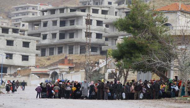 وصول مهجّري مضايا إلى حلب... وتقدّم للمعارضة بدرعا