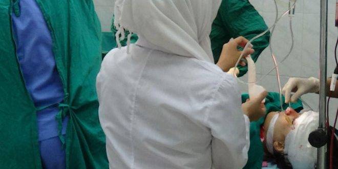 29 جريحًا بسقوط قذائف صاروخية وقنابل على حيي القصور والجورة بدير الزور