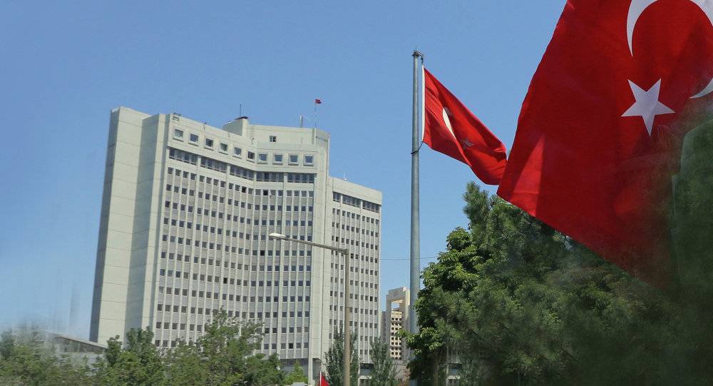 تركيا تستنكر انتقادات مراقبي الاستفتاء
