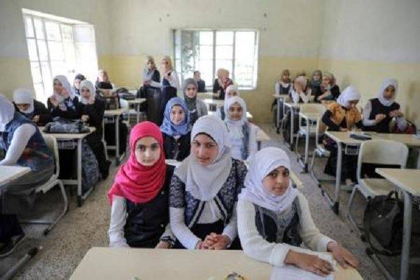 التلميذات العراقيات يعدن لمدارسهن بعد سنوات تحت حكم 