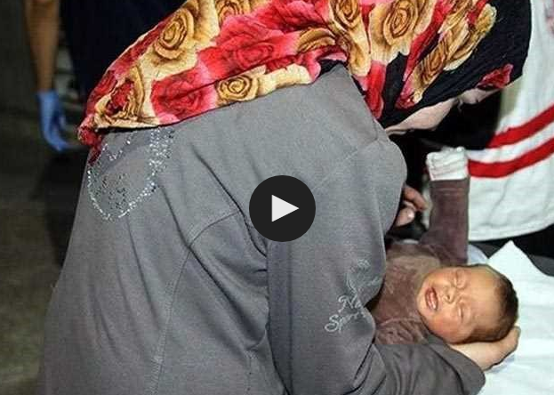 فيديو يفطر القلوب.. ام من الفوعة تفقد اطفالها امام عينها بمجزرة الراشدين