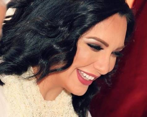 بالصورة - سلاف فواخرجي تردّ بطريقتها الخاصة على خبر انفصالها عن زوجها.. ماذا فعلت!؟