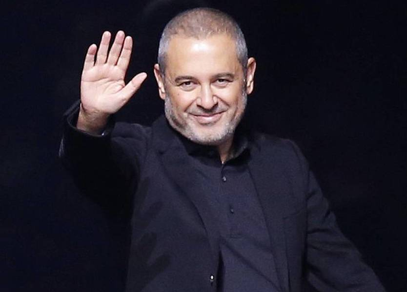 بالصور.. جولة داخل منزل المصمّم العالمي إيلي صعب في فقرا!