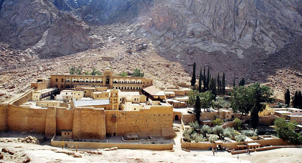 من تبنى الهجوم على دير سانت كاترين بسيناء؟