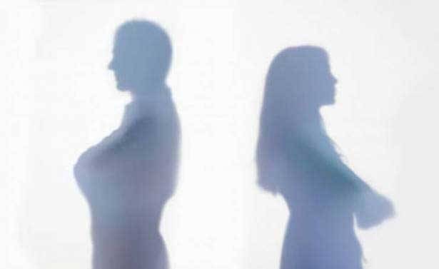 كالأفلام.. زوجان اكتشفا أنهما "توأمان" بالصدفة في عيادة طبية!!