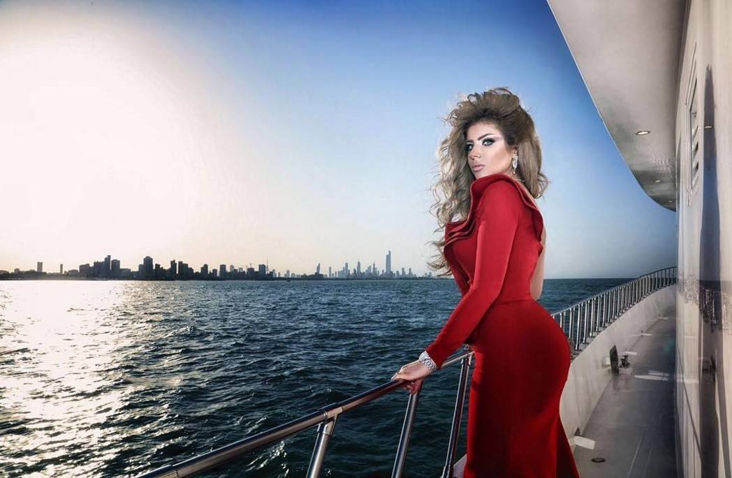 بالفيديو: حليمة بولند بوضع محرج بسبب طبيب ابنتها