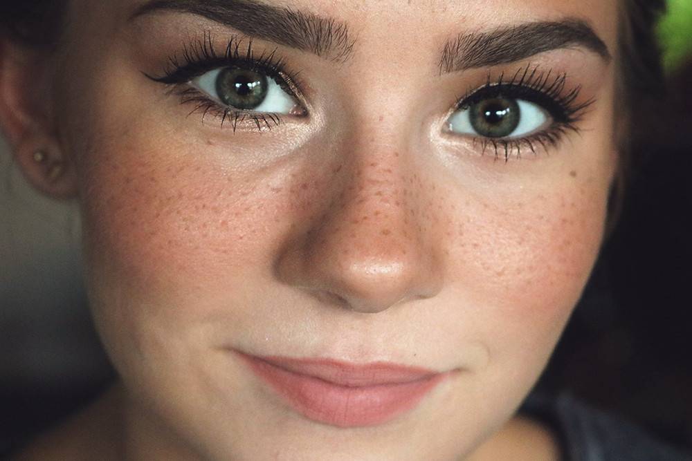 وشم النمش أحدث صيحات التجميل