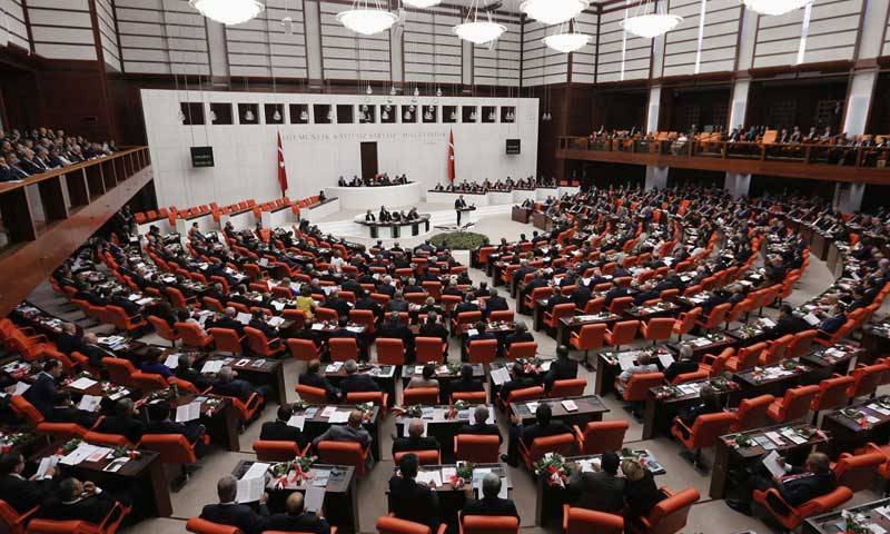 البرلمان التركي يصادق على تمديد حالة الطوارئ حتى 19 تموز/يوليو