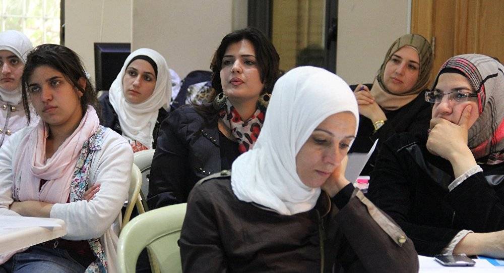 نساء سوريات مغتربات بدون أزواجهن...وهذه مطالبهن
