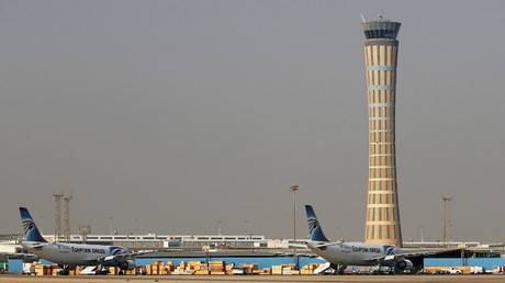 ماذا يحدث في مطار القاهرة مع الخطوط الجوية السعودية؟!