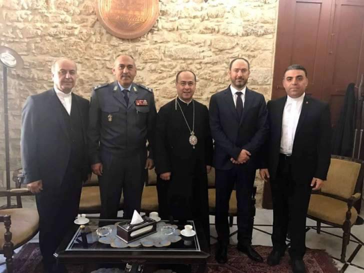 محافظ الجنوب زار راعي ابرشية صيدا دير القمر مهنئا بعيد الفصح