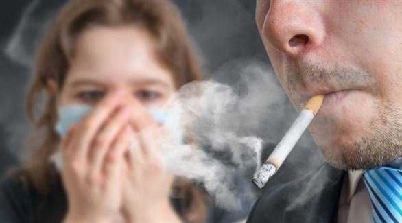 التدخين السلبي مثل المباشر بالنسبة لسرطان الحنجرة