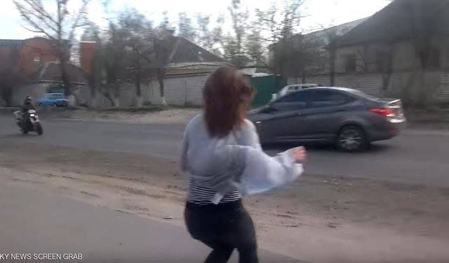 رقصة مثيرة لحسناء تؤدي إلى حادث قاتل