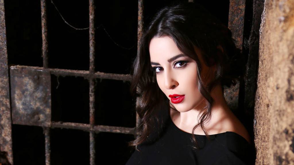 بالصور.. هكذا احتفلت "ضحى" بخطوبتها على حبيبها الطبيب في دبي