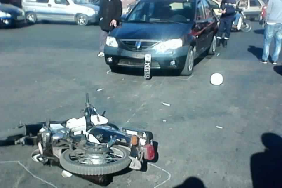قتيل وجريح بحادث سير بين دراجة وشاحنة على طريق عام اللبوة