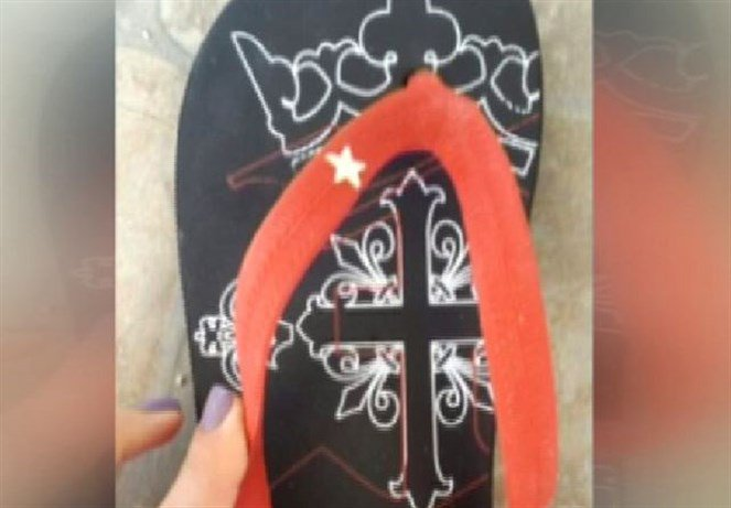 بالفيديو.. خبر صادم: "مشاية" عليها رسم الصليب في مدينة لبنانية!!