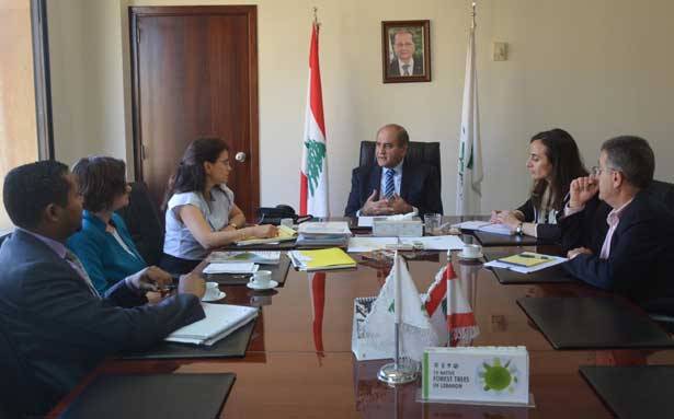 الخطيب عرض ووفد البنك الدولي
تقدّم العمل في مُكافحة تلوّث بحيرة القرعون