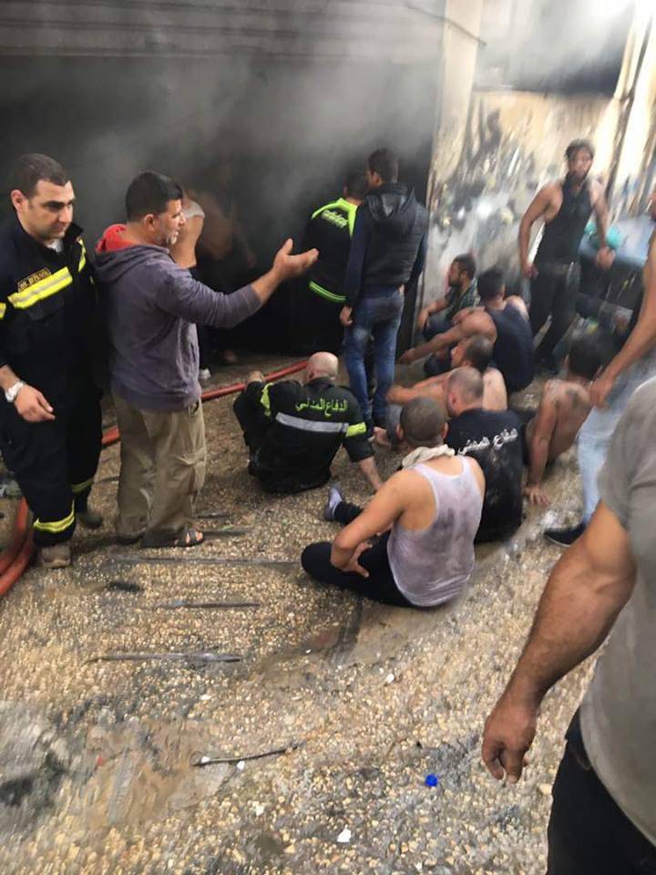 بالصورة.. حريق كبير في أحد معامل صيدا