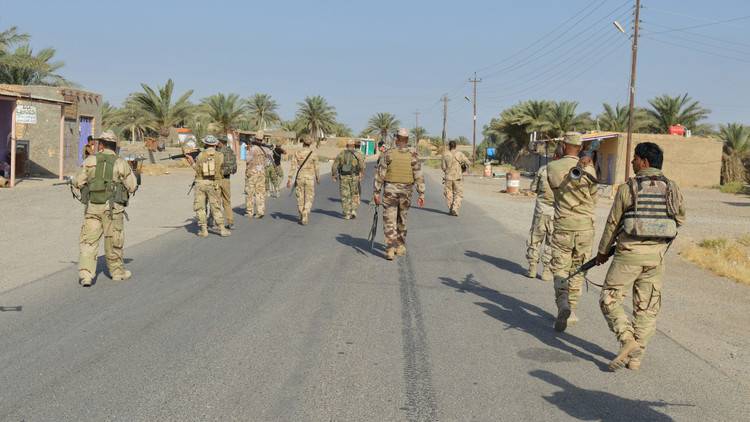 الجيش العراقي يعتقل شيخ عشيرة وآمر فوج ومعاونه بالحشد العشائري