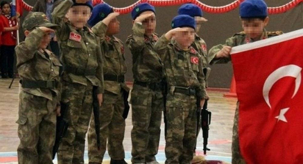 بالصور...تنظيم محاولة انقلاب في روضة تركية