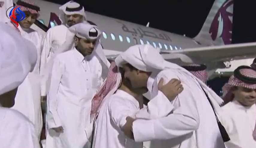 أول تعليق للقطريين المختطفين في العراق بعد وصولهم الدوحة