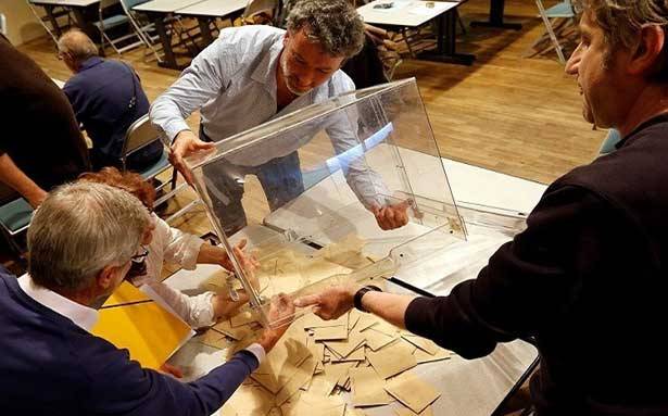 ماكرون ولوبان الى الجولة الثانية من الانتخابات الفرنسية