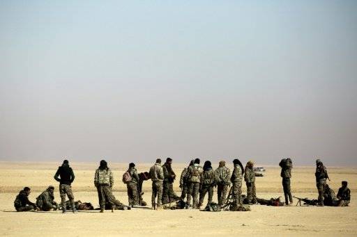 قوات سوريا الديموقراطية تدخل مدينة الطبقة في شمال سوريا