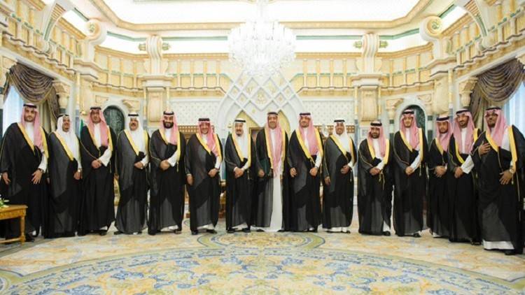 أمراء السعودية يؤدون اليمين أمام الملك سلمان