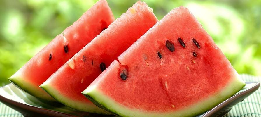 بينها البطيخ.. ما هي أهم القيم الغذائية في فاكهة الصيف؟