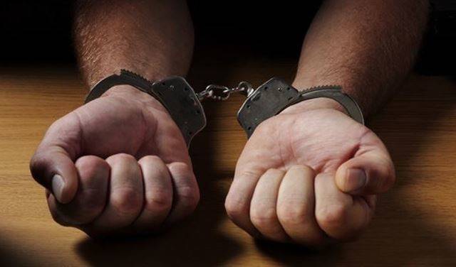 توقيف مطلوب بتهمة فرض الخوّة وتعاطي المخدرات