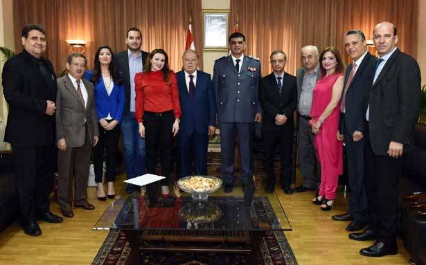 عثمان بحث ورحمة الأوضاع العامة
وعرض مُكافحة الجريمة مع «خريجي الإعلام»