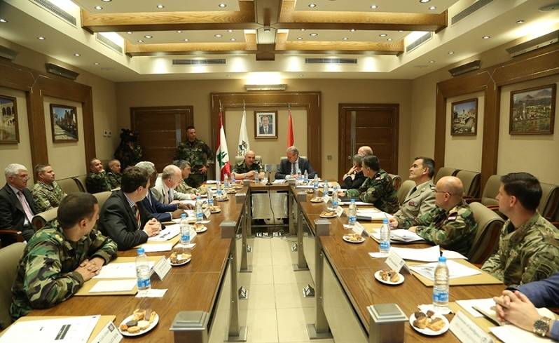 قائد الجيش ترأس اجتماعا للجنة ادارة مشروع التعاون العسكري المدني مع هولندا والتقى شخصيات