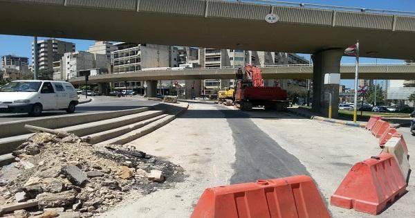 تقاطع الحايك يتحوّل الى مرآب لآليات الحفر... والسبب فضيحتان