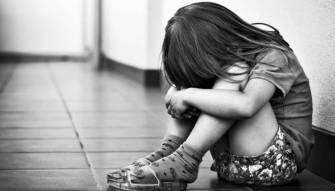 في طرابلس.. يبيع الزهور ويعتدي على طفلتين مارس معهما أعمالًا منافية للحشمة