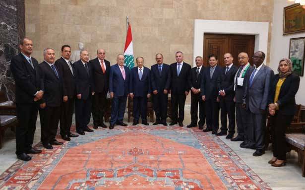 استقبل نقابة المحامين واتحاد الصحافيين العرب
عون: التمديد للمجلس النيابي خراب والفراغ لن يحصل