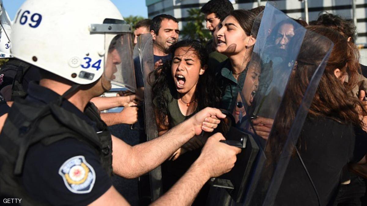 مسلسل الاعتقالات متواصل في تركيا