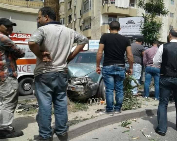 اصابة شخص بجروح نتيجة اصطدام سيارة بشجرة في صيدا