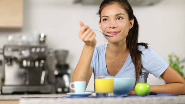 3 أخطاء في الصباح تمنع خسارة وزنك.. تفعلين الرقم 2 بالتأكيد