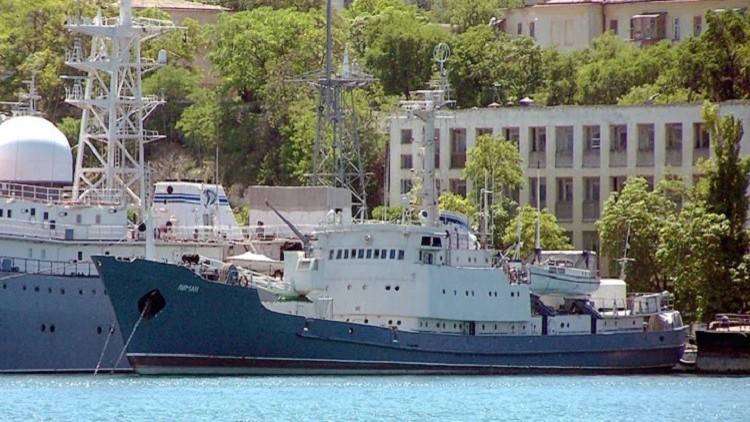 وزارة الدفاع الروسية تنفي فقدان أي من أفراد طاقم سفينة الإستطلاع المنكوبة قرب البوسفور